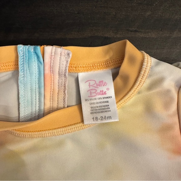 RuffleButts Baby Girl Rash Guard Swimsuit UPF 50+ Rainbow Tie Dye 18-24M - Picture 4 of 6